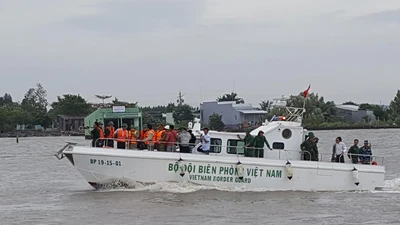 Phó Thủ tướng thị sát ứng phó bão tại Cà Mau