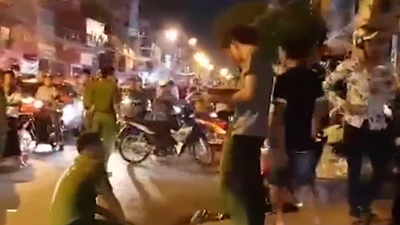 Bác sĩ chạy đua cứu hiệp sĩ bị nhóm trộm SH đâm trọng thương