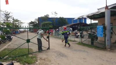 Nổ xưởng đóng tàu ở quận 7, nhiều người thương vong