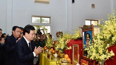 Lãnh đạo Chính phủ, Quân đội... đến viếng 13 liệt sĩ hi sinh 