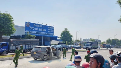 1 phụ nữ tử vong cạnh ô tô cháy rụi, nghi là án mạng