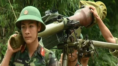 Chùm ảnh: Theo dấu chân các chiến sĩ hành quân diễn tập