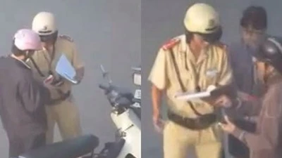 Vụ 'vạch ví người đi đường': CSGT chỉ nhận tờ rơi quảng cáo?