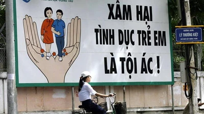 6 chiêu dạy con biết cách tránh xa “yêu râu xanh“