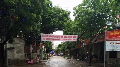 Xe của đoàn đối thoại đã vào thôn Hoành, Đồng Tâm