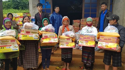 300 suất quà đến với đồng bào Hướng Hóa, Quảng Trị