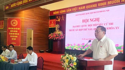 Giám đốc Công an TP Hà Nội Nguyễn Hải Trung giải đáp các kiến nghị, thắc mắc của cử tri.