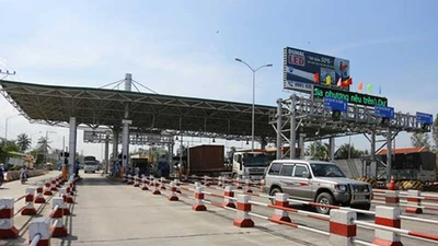 Bộ GTVT nói về việc 'đưa vào, rút ra' cự ly đặt trạm BOT