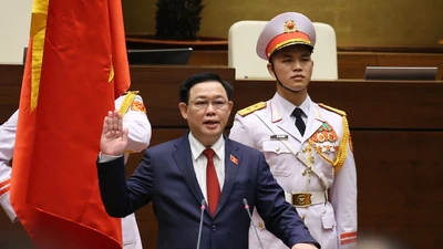 Tân Chủ tịch Quốc hội Vương Đình Huệ tuyên thệ trước Quốc hội.