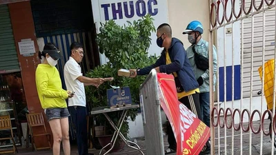 Chủ tịch phường xử phạt Bí thư phường vì không đeo khẩu trang 