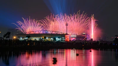 Người Hà Nội chịu rét thưởng thức Đại nhạc hội pháo hoa mừng Đại hội Đảng XIV