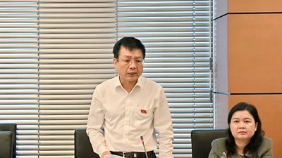 Doanh nghiệp chịu 3 sức ép vì giá xăng dầu, ĐBQH kiến nghị sớm giảm thuế