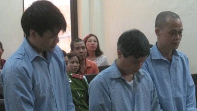 Mua bán heroin với giá 200 triệu đồng/bánh ngay trong nhà nghỉ