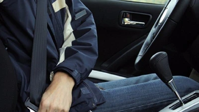 Từ 1-1-2018, ngồi sau không thắt dây an toàn sẽ bị phạt