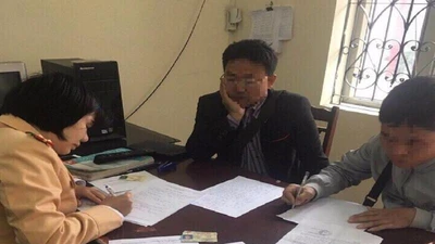 Tước bằng lái 3 tài xế chạy xe ngược chiều trên cao tốc