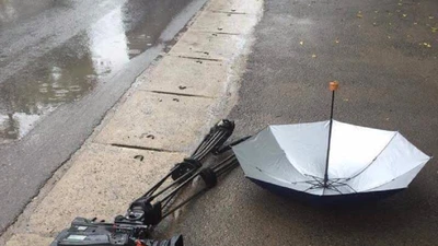 Nhóm phóng viên VTV bị tông hỏng máy quay hàng tỉ đồng