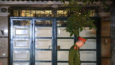 Đang khám nhà cựu tổng cục phó tình báo Phan Hữu Tuấn