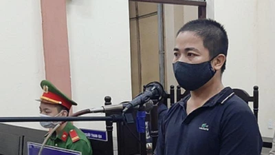 Tung tin có người chết vì COVID-19 bị phạt 6 tháng tù