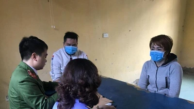 Bắt khẩn cấp nữ chủ quán bánh xèo hành hạ nhân viên 15 tuổi