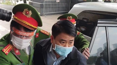 Gia đình cựu chủ tịch Hà Nội Nguyễn Đức Chung chủ động nộp 10 tỉ đồng