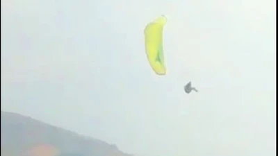 Hạ cánh gặp sự cố, 1 vận động viên ở giải dù lượn Kon Tum tử vong 