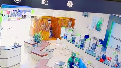 Nhận diện 2 kẻ cướp ngân hàng ở Gia Lai