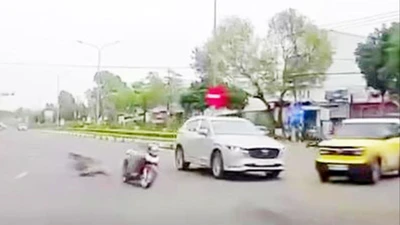 Gia Lai: Ô tô gây tai nạn rồi bỏ chạy khỏi hiện trường