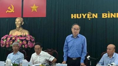 Đoàn kiểm tra nhà không phép ở Bình Chánh bị đe dọa