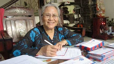 Bà bán hột vịt lộn và 10.000 lá thư tìm mộ liệt sĩ