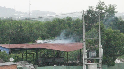 Xưởng tái chế nhựa gần trường học