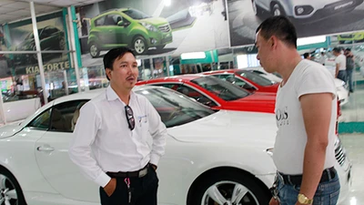 Giá thuê ô tô chơi tết tăng chóng mặt 