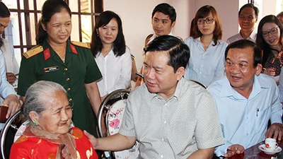 Bí thư Đinh La Thăng: ‘Vì dân hành động, không nói nhiều’