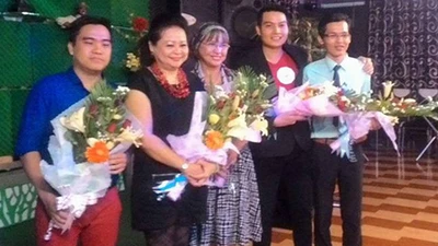 Tiếng hát kẹo kéo… toàn thành