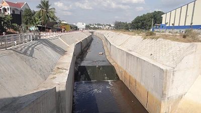 Dự án Ba Bò gặp khó vì… 1 m tường 