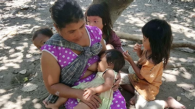 Bảy đứa trẻ ‘người rừng’ vướng lời nguyền của mẹ