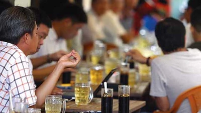 Người Sài Gòn ngồi quán