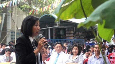 Clip nữ sinh đánh bạn vào phiên tòa giả định 