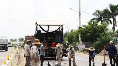 Quốc lộ 1 hư nhanh do thi công kém chất lượng
