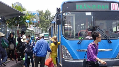 TP.HCM tăng 1.350 chuyến xe buýt phục vụ lễ 30-4