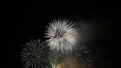 Clip: Màn trình diễn pháo hoa của đội Thụy Sĩ