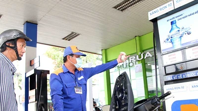 Đau đầu chuyện xóa sổ xăng A92