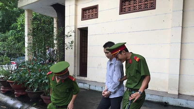 Nghi án xâm hại cháu: Đình chỉ tội hiếp dâm trẻ em