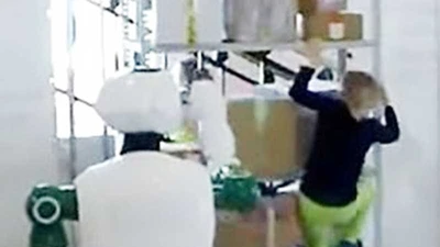 Thực hư vụ robot Nga ra tay cứu bé gái 