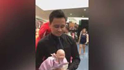 Búp bê biết cười đùa, hờn dỗi như em bé