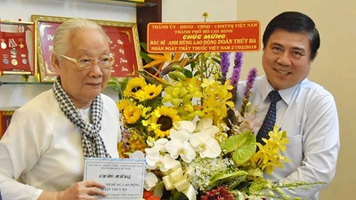 TP.HCM tri ân sự cống hiến của các thầy thuốc