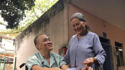 Bà Năm nuôi bệnh người dưng miễn phí