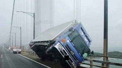 Siêu bão Jebi làm tê liệt nhiều thành phố lớn Nhật Bản