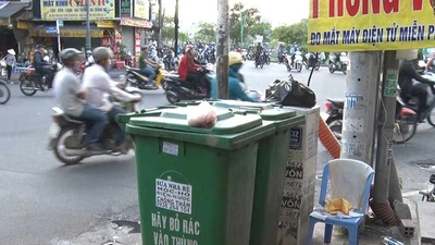'Mỗi ngã tư cần đặt một thùng rác thông minh'