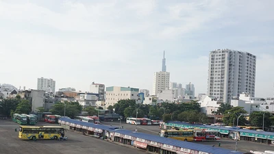 Nhiều bến xe vẫn vắng khách sau giãn cách xã hội