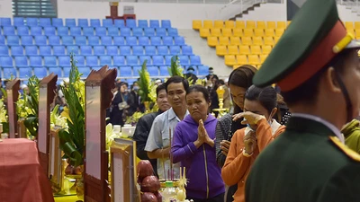 Tiễn đưa các liệt sĩ đoàn 337 về đất mẹ